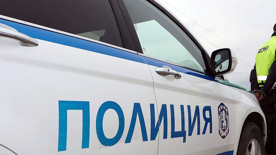 Камион се обърна и запали на пътя за "Дунав мост 2"