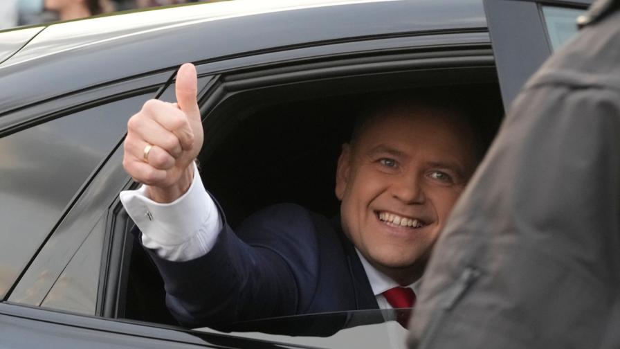 Кой е боксьорът Карол Навроцки – новият президент на Полша, подкрепен от Тръмп?